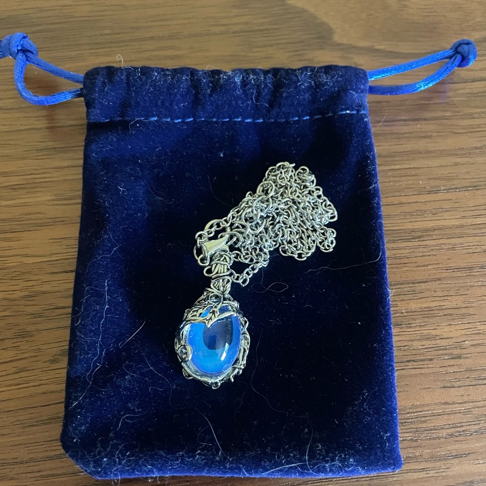 Elvin silver leaf and stone necklace